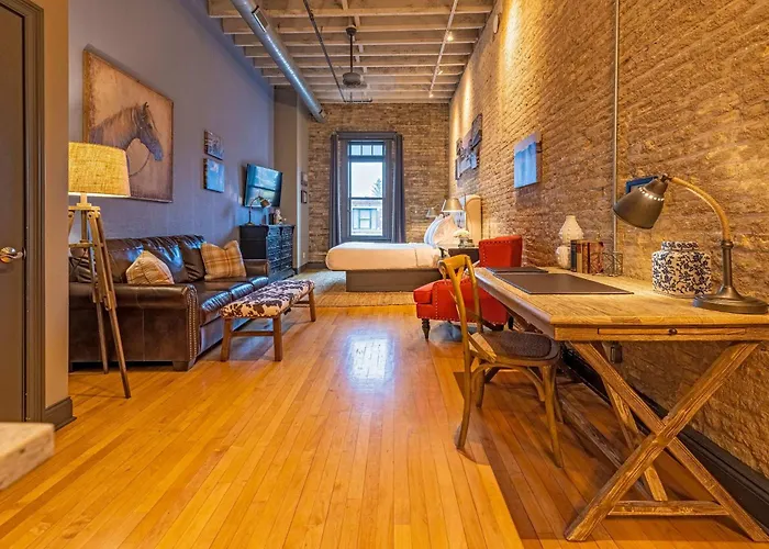 Apartamento 124 Lofts - Downtown Dundee - Walk To Dining West Dundee