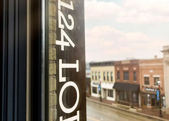 124 Lofts - Downtown Dundee - Walk To Dining * West Dundee